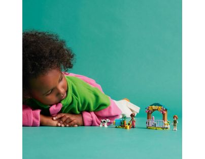 LEGO® Friends 42607 Autumn a jej stajňa pre teliatko