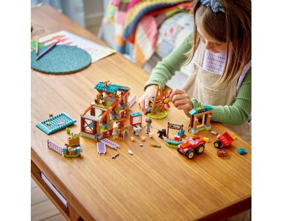 LEGO® Friends 42617 Útulok pre zvieratká z farmy - Poškodený obal