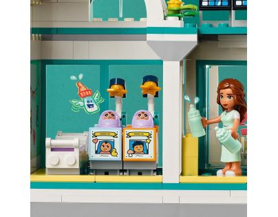 LEGO® Friends 42621 Nemocnica v mestečku Heartlake
