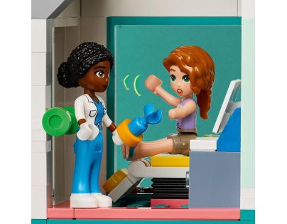LEGO® Friends 42621 Nemocnica v mestečku Heartlake
