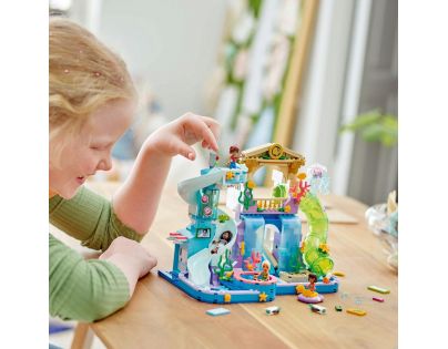 LEGO® Friends 42630 Aquapark v mestečku Heartlake