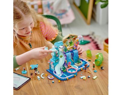 LEGO® Friends 42630 Aquapark v mestečku Heartlake