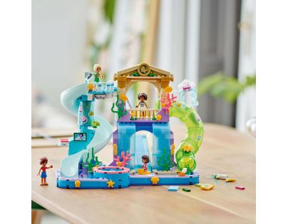 LEGO® Friends 42630 Aquapark v mestečku Heartlake