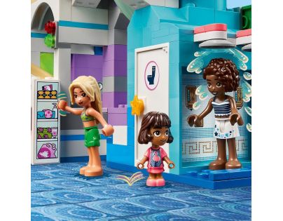 LEGO® Friends 42630 Aquapark v mestečku Heartlake