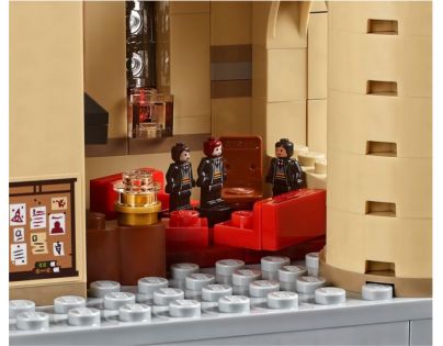 LEGO® Harry Potter™ 71043 Hogwartský hrad - Poškodený obal