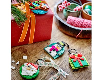 LEGO® Iconic 40744 Sada vianočných ozdôb