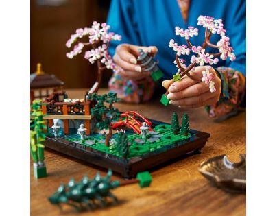 LEGO® Icons 10315 Tichá záhrada