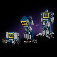 LEGO® Icons 10358 Transformers: Soundwave 5
