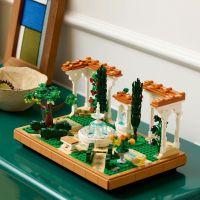 LEGO® Icons 10359 Záhrada s fontánou - Poškodený obal 5