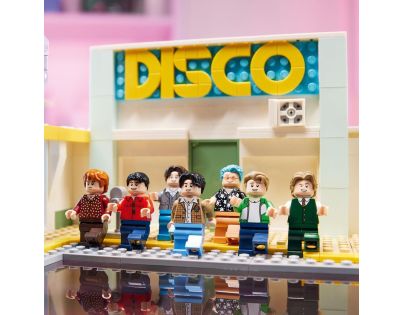 LEGO® Ideas 21339 BTS Dynamite - Poškodený obal