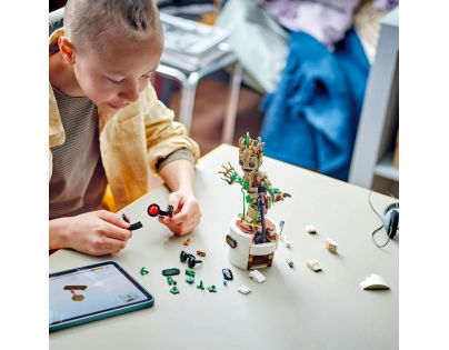 LEGO® Marvel 76297 Tancujúci Groot