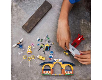 LEGO® Sonic The Hedgehog™ 76991 Tailsova dielňa a lietadlo Tornádo