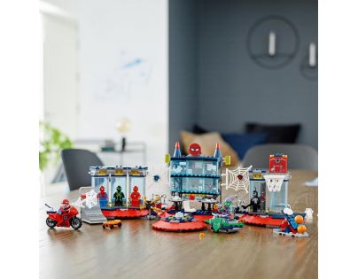 LEGO® Super Heroes Útok na pavúčí brloh