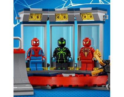 LEGO® Super Heroes Útok na pavúčí brloh