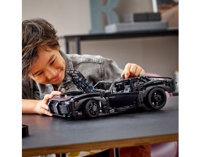 LEGO® Technic 42127 Batman Batmobil - Poškodený obal
