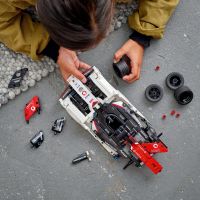LEGO® Technic 42137 Formula E® Porsche 99X Electric 4
