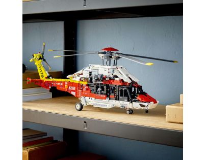 LEGO® Technic 42145 Záchranársky vrtuľník Airbus H175 - Poškodený obal