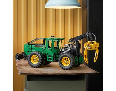 LEGO® Technic 42157 Lesný traktor John Deere 948L-II