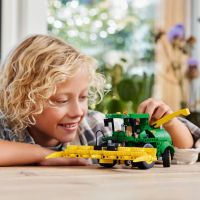 LEGO® Technic 42168 John Deere 9700 Forage Harvester - Poškodený obal 3