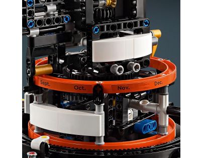 LEGO® Technic 42179 Planéta Zem a Mesiac na obežnej dráhe - Poškodený obal
