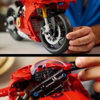 LEGO® Technic 42202 Motocykel Ducati Panigale V4 S 6