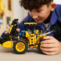 LEGO® Technic 42209 Kolesový nakladač Volvo L120 Electric - Poškodený obal 5