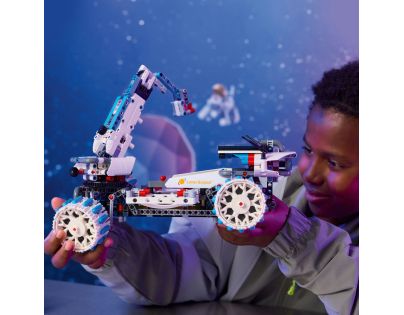 LEGO® Technic 42211 Lunárny rover Lunar Outpost™