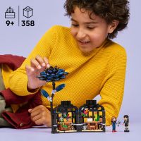 LEGO® Wednesday 76784 Čierna georgína 3