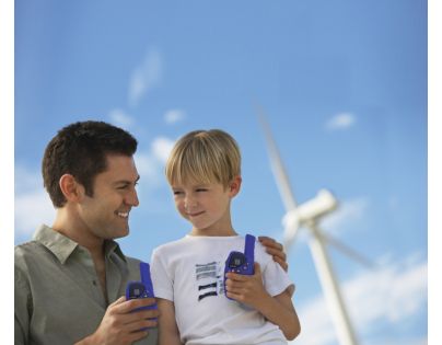 Lexibook Digitálne nabíjacie vysielačky s dosahom až 5 km s nabíjacou stanicou 8 kanálov