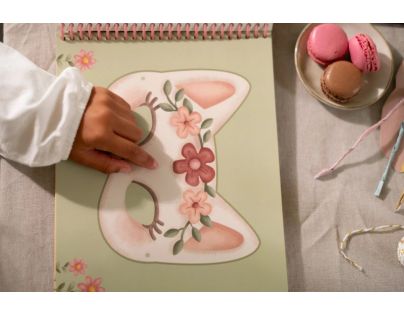 Little Dutch Kniha s vystrihovacími maskami Rosa