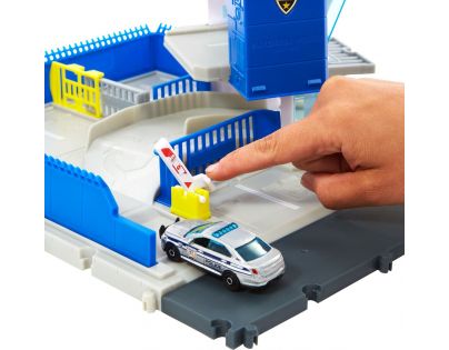 Matchbox Action Drivers Dobrodružný herný set policajnej stanice so svetlami a zvukmi