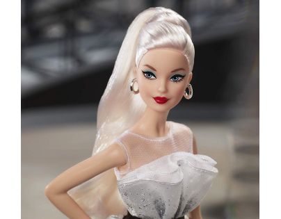 Barbie Barbie slaví 60 let