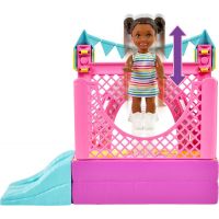 Mattel Barbie Opatrovateľka so skákacím hradom Skipper 2