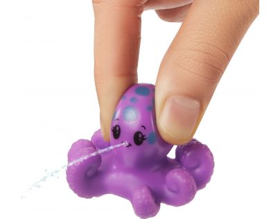 Mattel Barbie Color Reveal Bábika Pena plná zábavy Jahoda