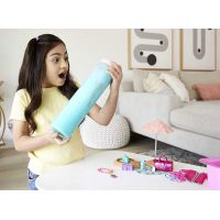 Mattel Barbie Color Reveal Bábika Pena plná zábavy Jahoda 4