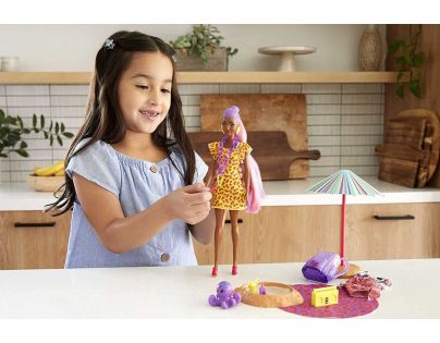 Mattel Barbie Color Reveal Bábika Pena plná zábavy Jahoda