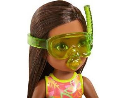 Mattel Barbie Dreamtopia Chelsea s doplnkami na pláž černoška
