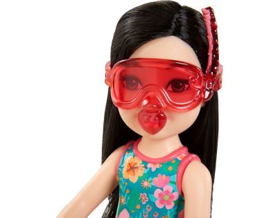 Mattel Barbie Dreamtopia Chelsea s doplňky na pláž černovláska