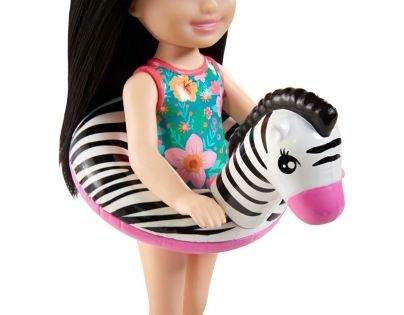 Mattel Barbie Dreamtopia Chelsea s doplňky na pláž černovláska