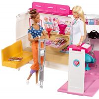 Mattel Barbie klinika na kolesách 5