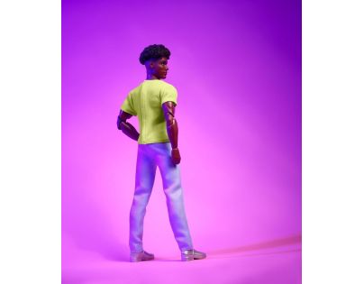 Mattel Barbie Looks Ken s čiernymi kučeravými vlasmi v Y2K outfite