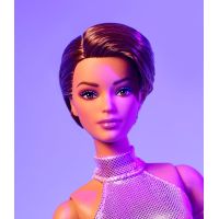 Mattel Barbie Looks s krátkymi vlasmi v ružovom outfite 3