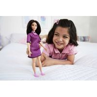 Mattel Barbie modelka čiernoružové kockované šaty 5