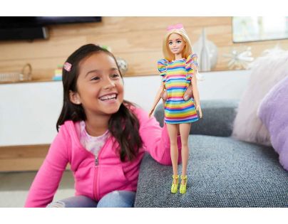 Mattel Barbie Modelka prúžkované šaty s volánmi 29 cm