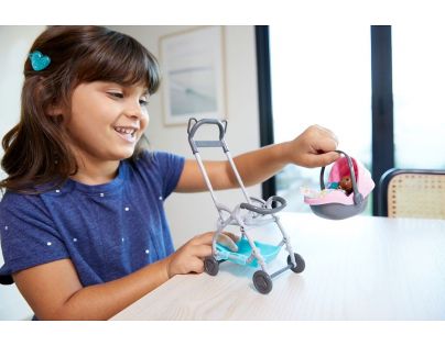 Mattel Barbie příběh z deníku chůvy miminko růžový kočárek