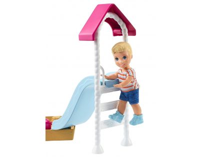Mattel Barbie příběh z deníku chůvy pískoviště se skluzavkou