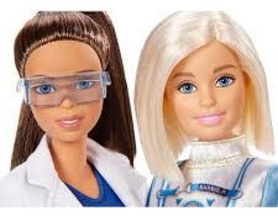Mattel Barbie s kamarádkou Astroložka a kosmonautka