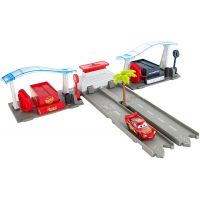 Mattel Cars 3 filmový herní set Florida speedway pit stop 3