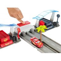 Mattel Cars 3 filmový herní set Florida speedway pit stop 4