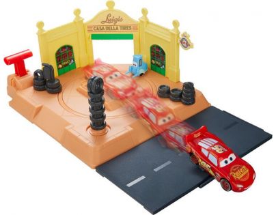 Mattel Cars action shifters herní set Luigiho obchod s pneumatikami